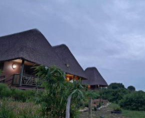 Cheerful Family Cottages with Lakeview, Kasese